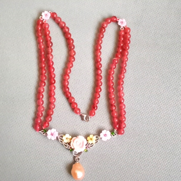 Jardin Collection Jewelry - JARDIN COLLECTION PINK MOTHER OF PEARL NECKLACE